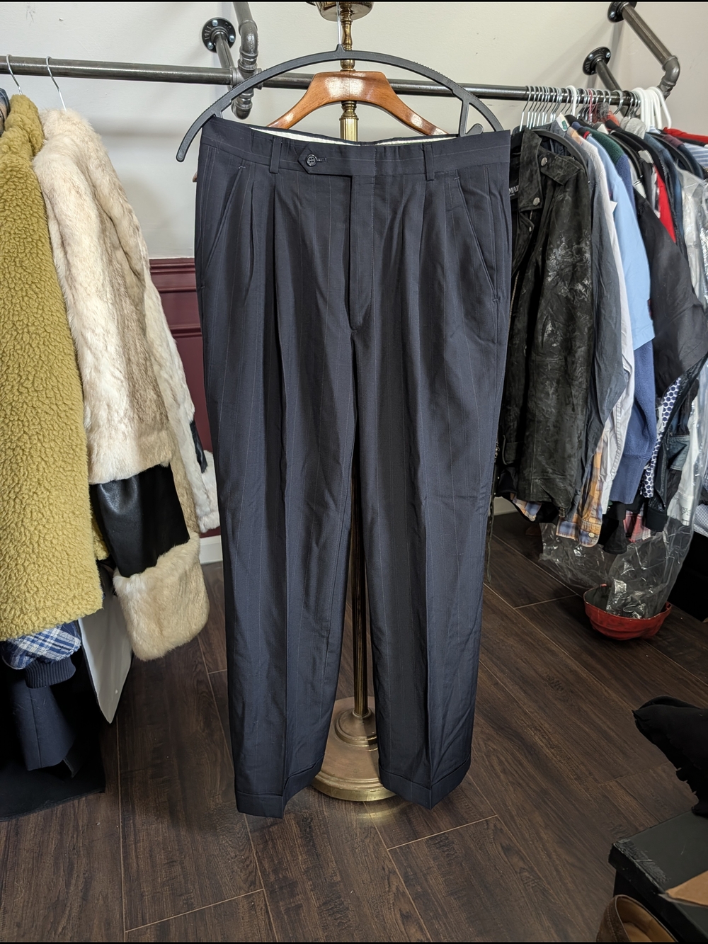 Burberry Men's Pleated Cuffed Wool Dark Navy Pinstriped Dress Pants 32"